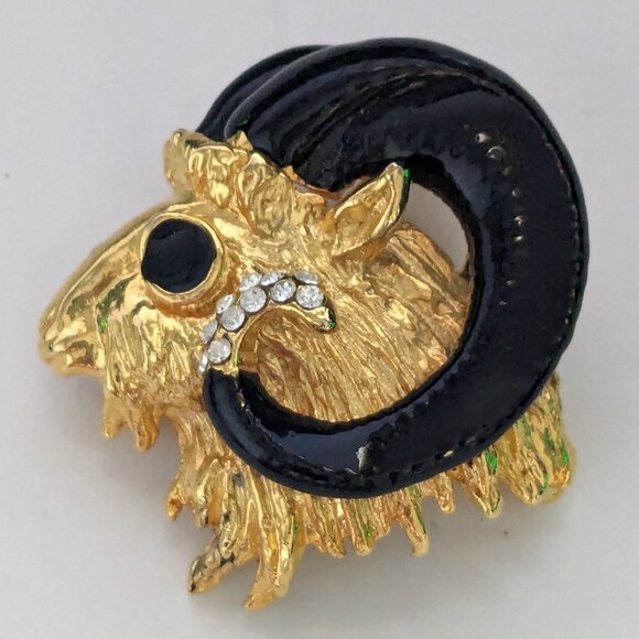 Vintage Gold Tone Black Enamel Horn Rams Head 3D Brooch Pin - Picture 2 of 4